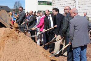 Schwimmbad Oberzentschule Spatenstich Schwimmbad Oberzentschule Beerfelden